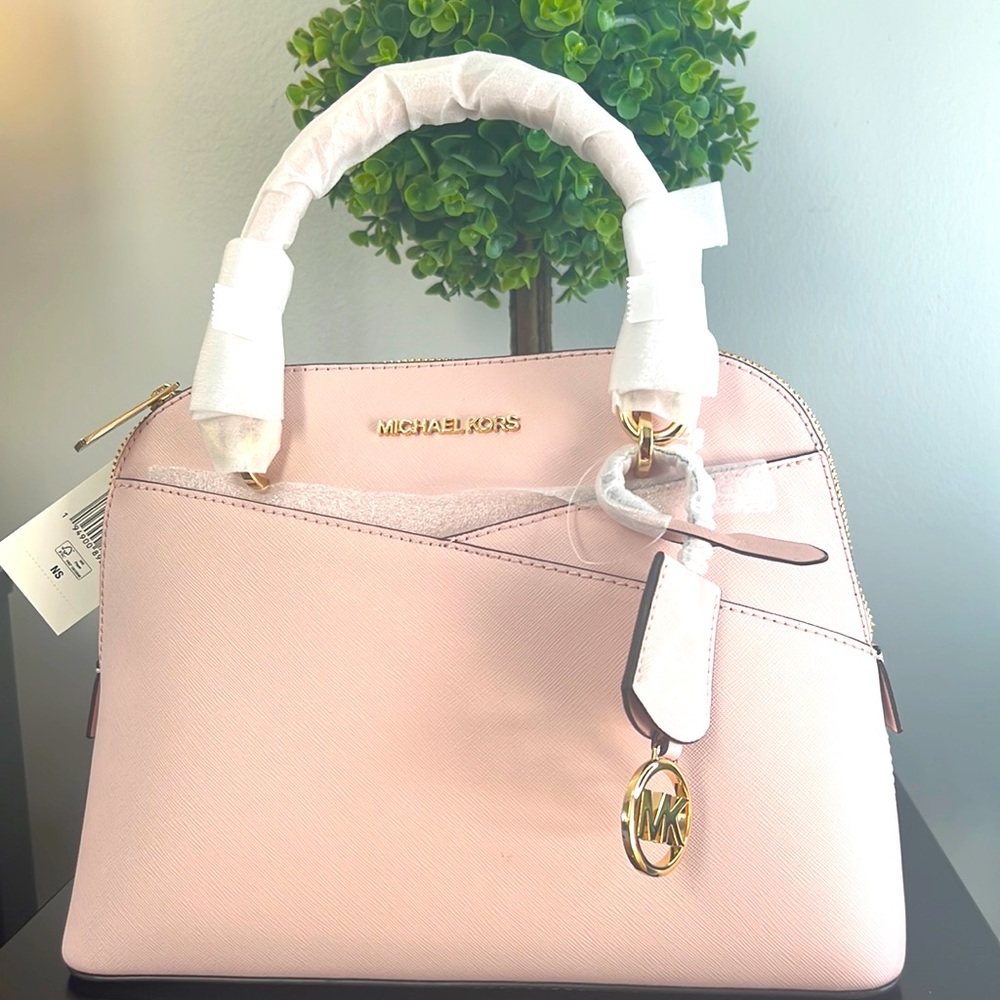 MICHAEL KORS
Jet Set Travel Medium Saffiano Leather Dome Satchel (new)